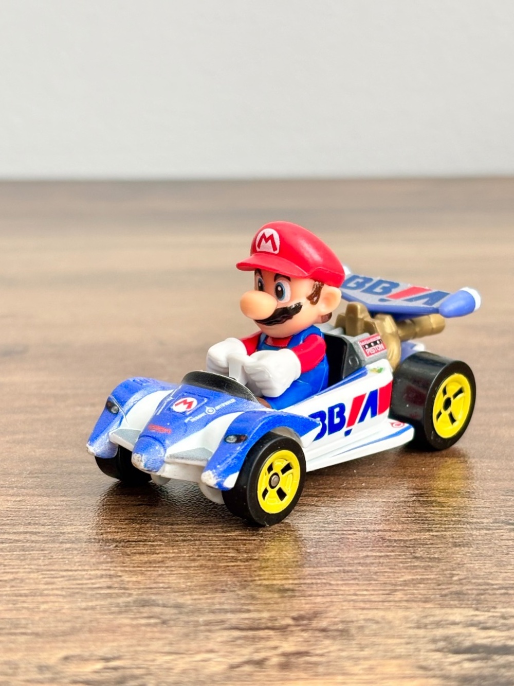 Hot Wheels Nintendo Mario Kart Mario Circuit Special 1:64 Diecast Toy Car 2018